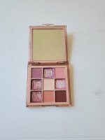 Huda Beauty Nude Obsessions Palette (Light) (4 colours damaged)